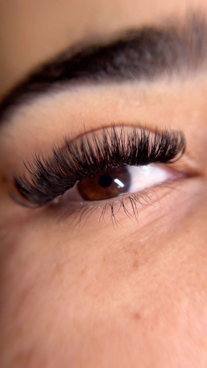Lash detail